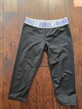 Rebel Athletic Cheer Black Capri Leggings  Size Adult M